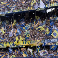Con Hinestroza casi caído, los hinchas de Boca estallaron contra Riquelme: “Dirigencia amateur”