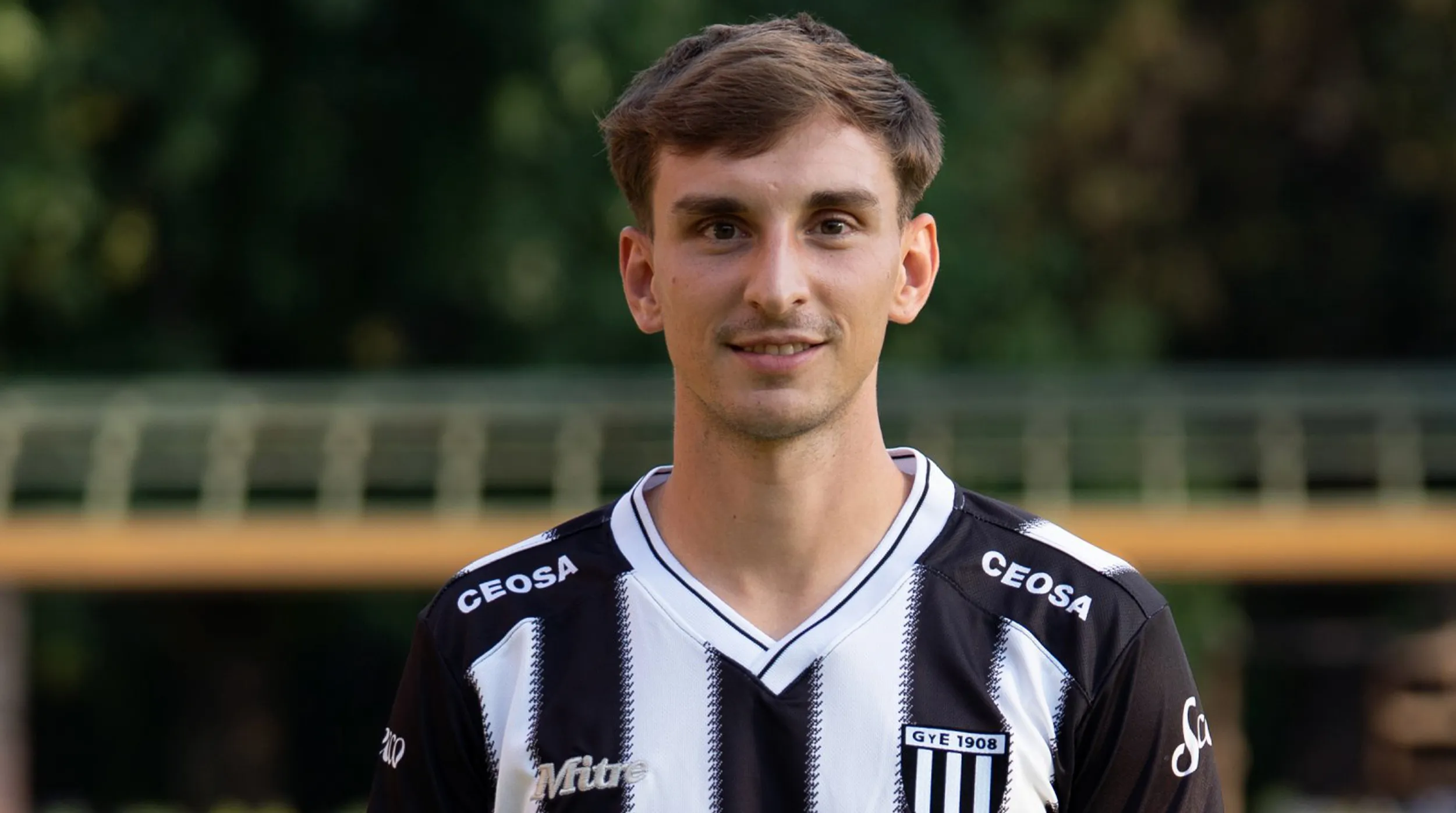 Valentino Simoni ya luce la camiseta de Gimnasia de Mendoza, cedido por Boca durante un año (Prensa Gimnasia).