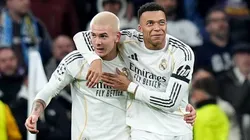 Mastantuono celebra con Mbappé.