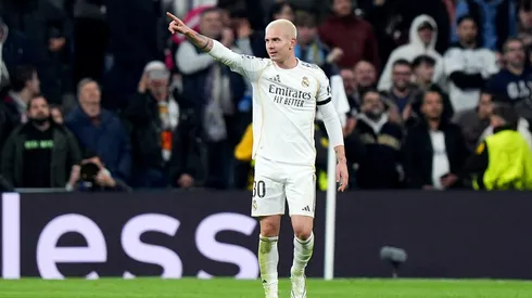 Franco Mastantuono festejando su gol.
