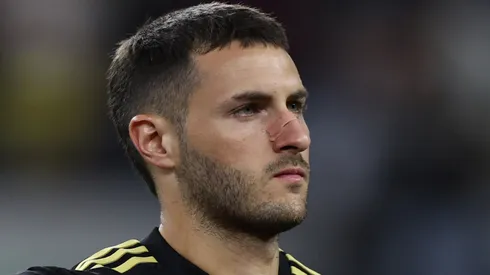 Santi Giménez, delantero de la Selección de México.