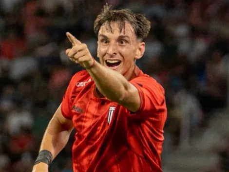 Simoni tardó 4 minutos en meter su primer gol en Gimnasia de Mendoza y los hinchas de Boca explotaron