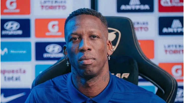 El mal momento que le tocó vivir en Alianza Lima a Luis Advíncula, tras su salida de Boca: invasión de barras y agresión