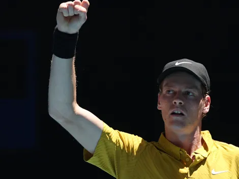 En desventaja y acalambrado, Sinner ganó el partido más dramático de su carrera en Australia