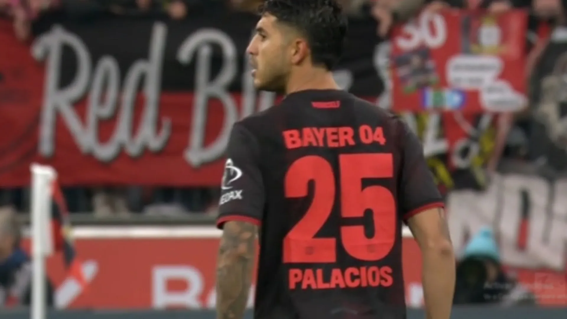 Luego de cuatro meses y medio, Exequiel Palacios volvió a jugar en el Leverkusen.