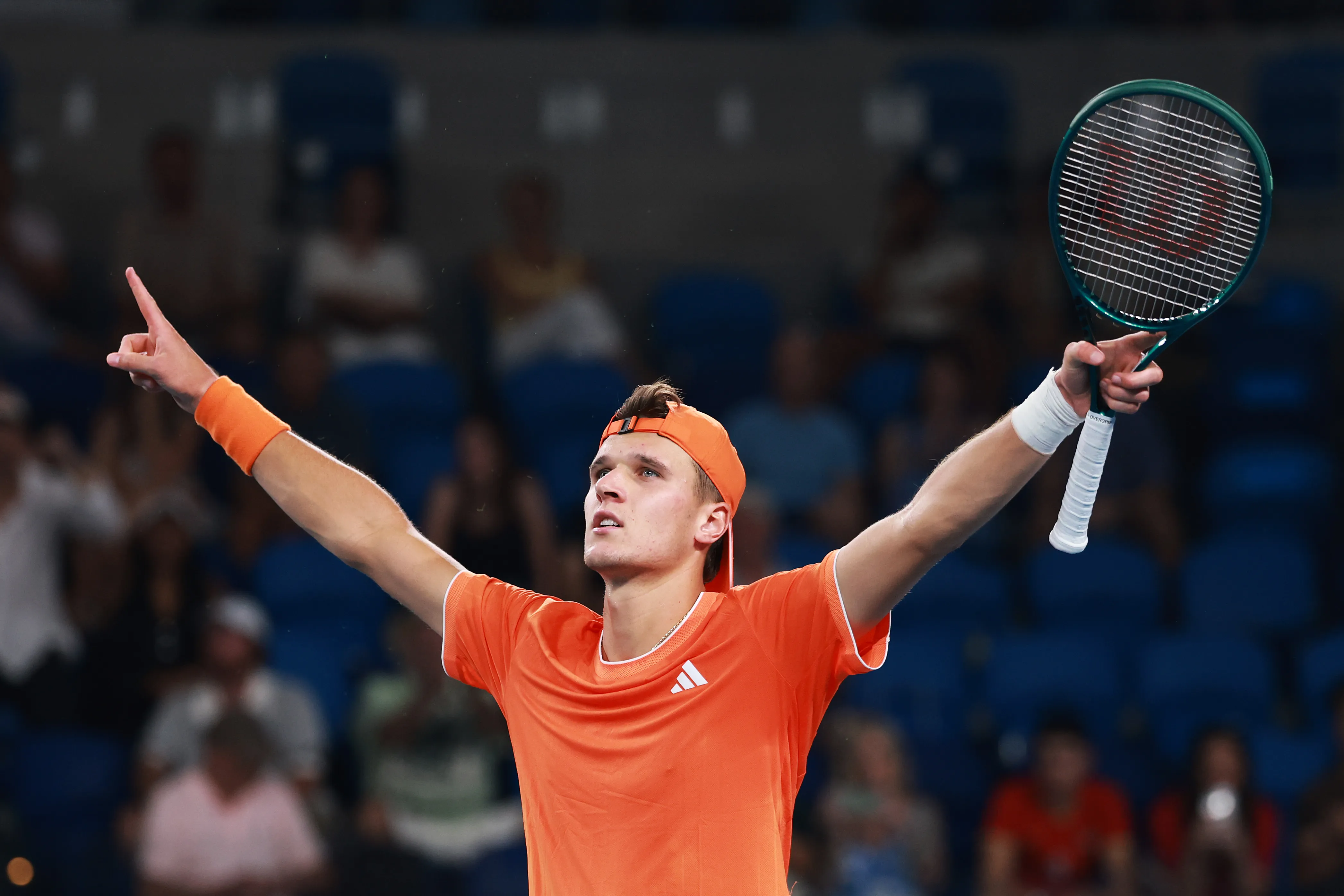Jakub Mensik será el próximo rival del serbio en el Abierto de Australia. (Getty).