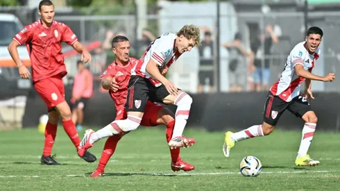 Barracas Central y River se enfrentan por el Torneo Apertura 2026.
