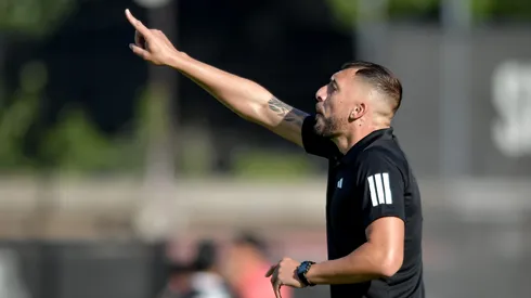 Gustavo Benítez, entrenador de Deportivo Riestra.