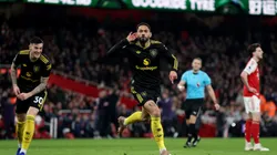 Matheus Cunha festeja su gol ante Arsenal.