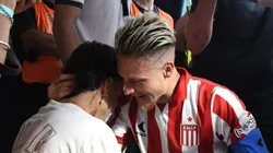 El mediocampista viaja desde La Plata para hacerse la revisión médica en Boca.