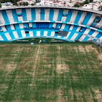 Por qué la cancha de Racing tiene el pasto en mal estado