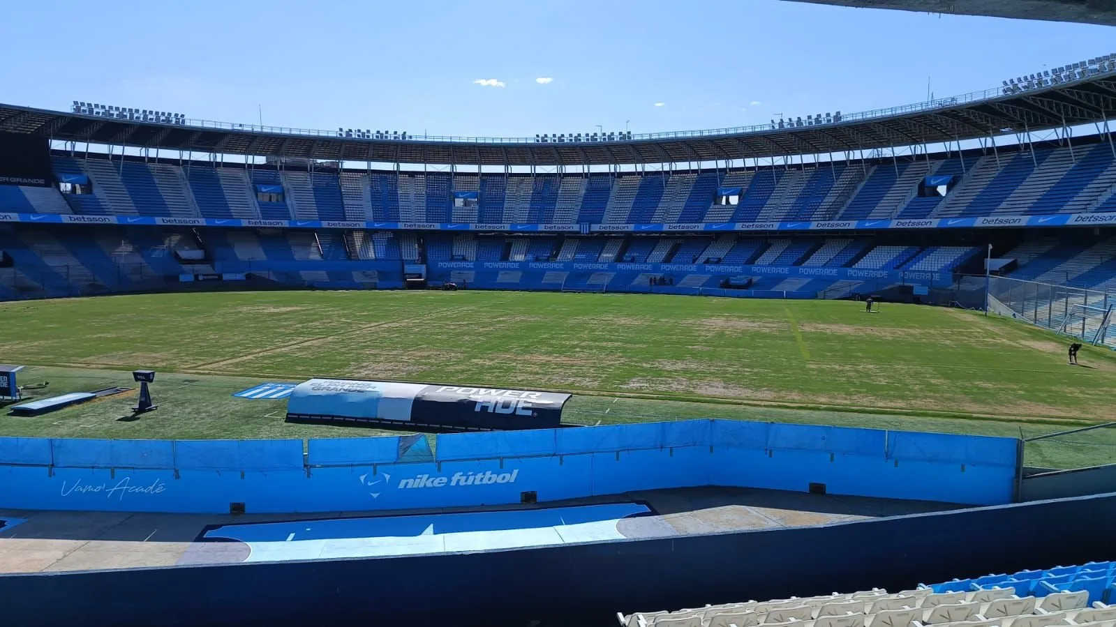 Racing modificó el césped del Cilindro. (Foto: Sebastián Acosta)