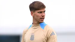 El duro mensaje de Foyth tras la operación, con comentarios de Paredes y Mastantuono