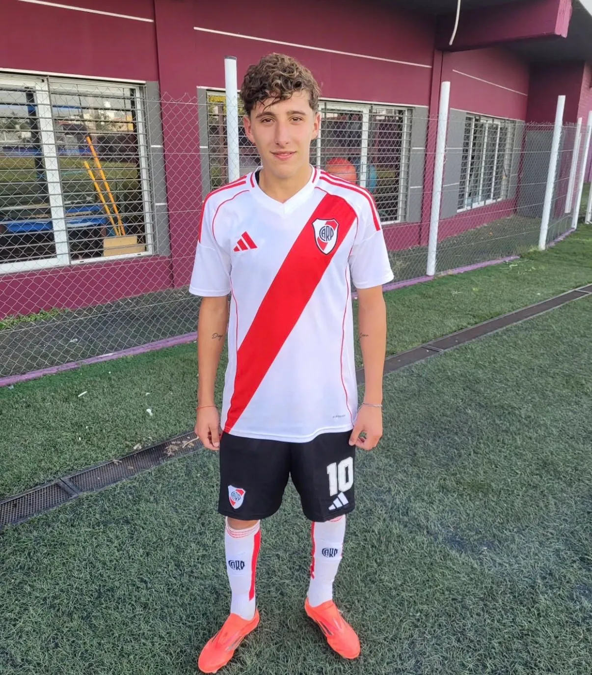 Scarlato entrenará con el equipo Primavera de Parma.