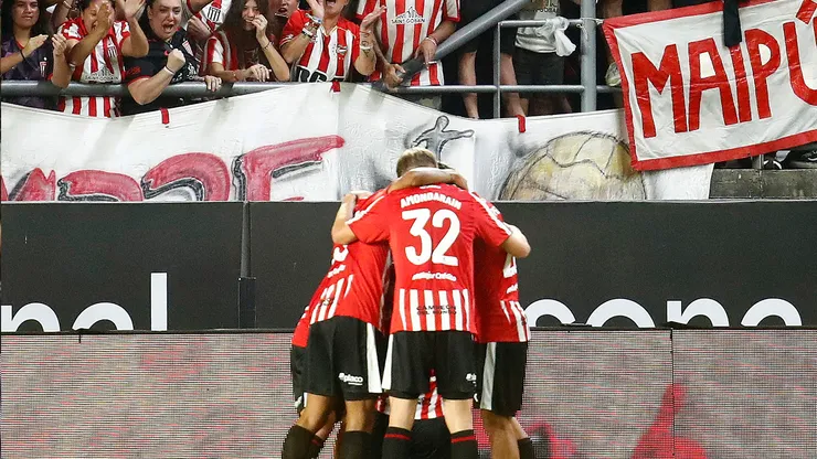 Estudiantes y Boca se enfrentan en La Plata.