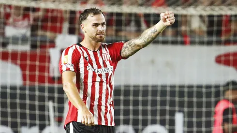 El defensor ex River marcó el segundo gol Pincha ante Boca.