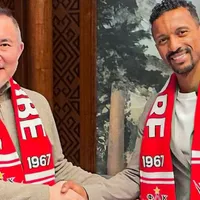 Nani volvió del retiro a los 39 años para jugar en una liga exótica del fútbol de Asia