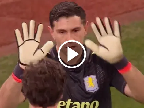 La brutal doble atajada de Dibu Martínez en Aston Villa vs. Salzburgo