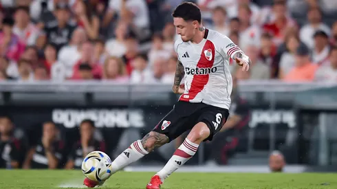 Aníbal Moreno con la camiseta de River.