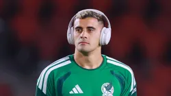 El delantero viene de estar de gira con la Selección de México.