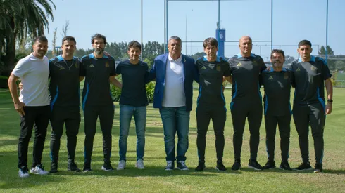Claudio Tapia posó junto a los cuerpos técnicos de las Selecciones nacionales.