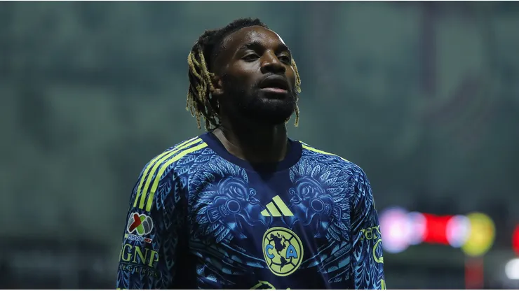 Una ex figura de la Premier League rescindió en México tras 5 meses por racismo contra sus hijos: "Vengan de frente"