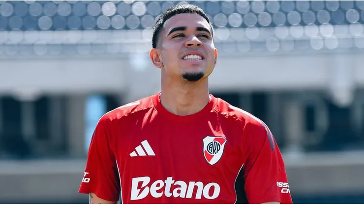 Kendry Páez, a la espera de su debut en River.