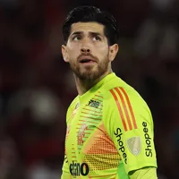 No fue para Boca: el regalo que le hizo Agustín Rossi a otro club del fútbol argentino