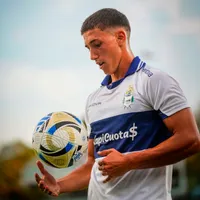 El golazo de tiro libre de Nico Barros Schelott