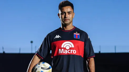 Gonzalo Martínez con la camiseta de Tigre