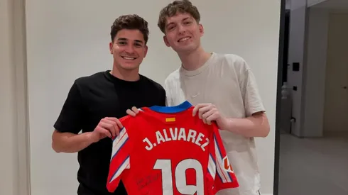 Julián Alvarez junto al streamer Davoo Xeneize.