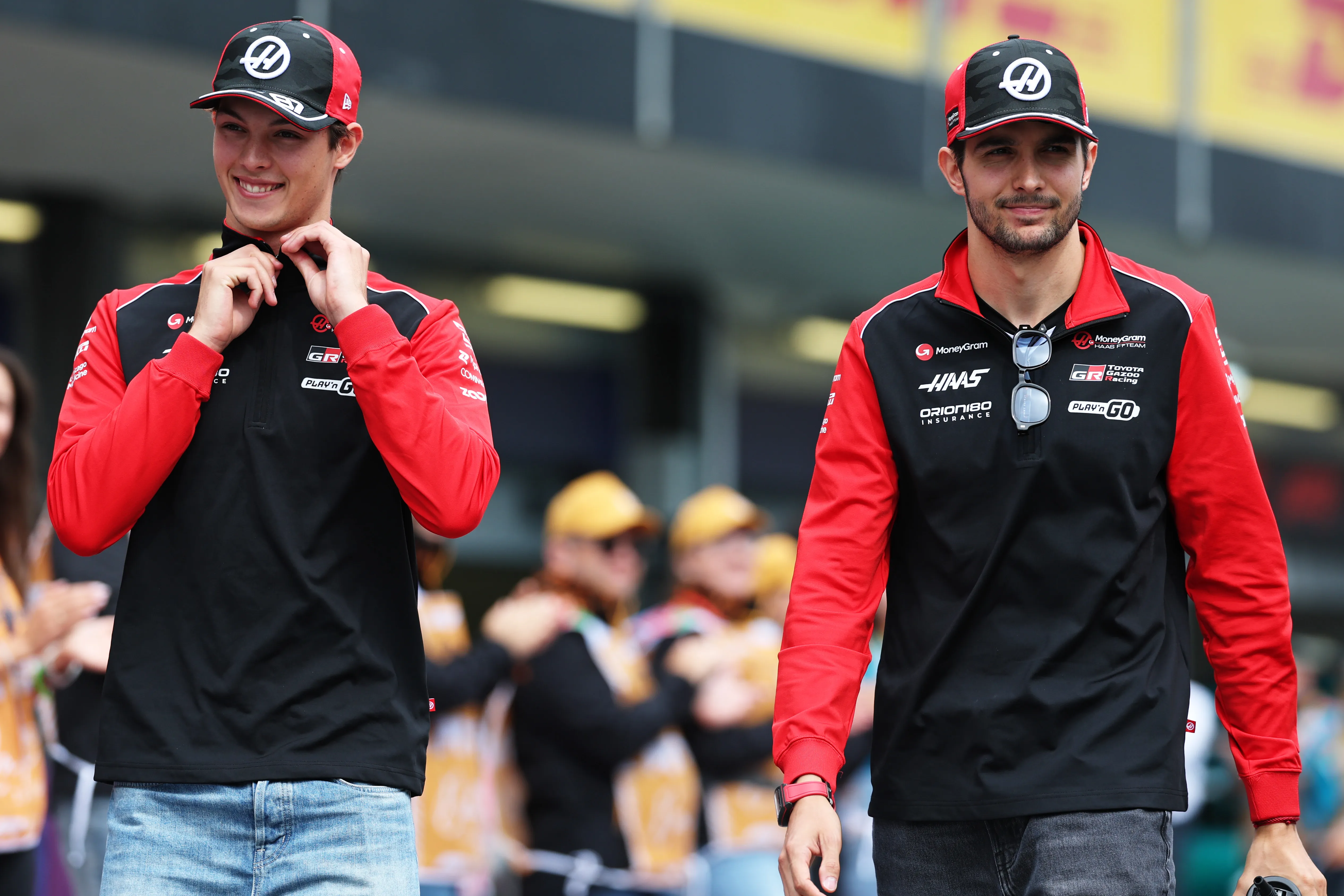 Bearman y Ocon, pilotos de Haas. (Foto: Getty)