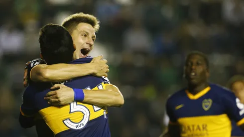 Franco Soldano celebra un gol durante su etapa en Boca.