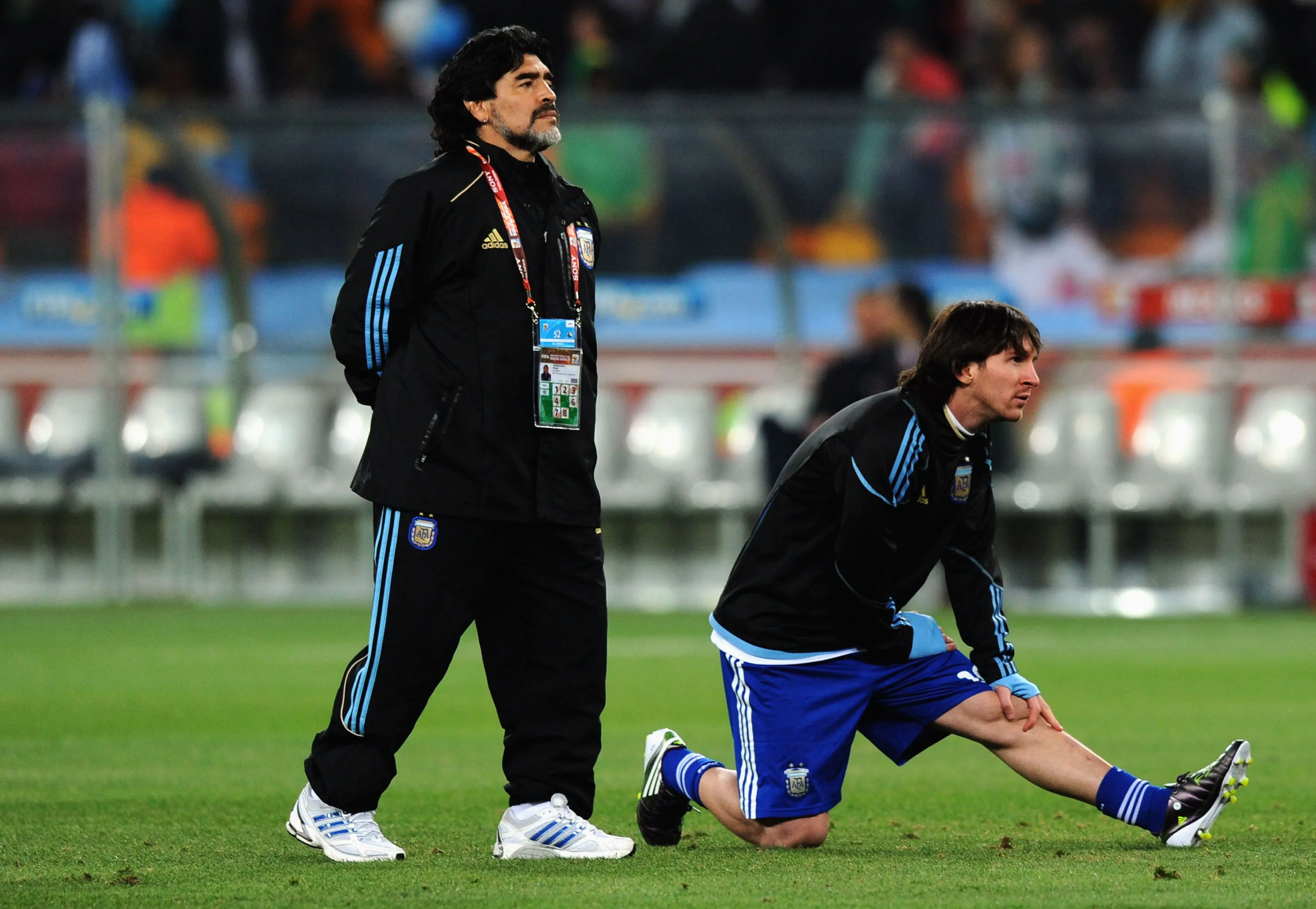 Diego Armando Maradona y Lionel Messi durante el Mundial 2010. (Getty Images)