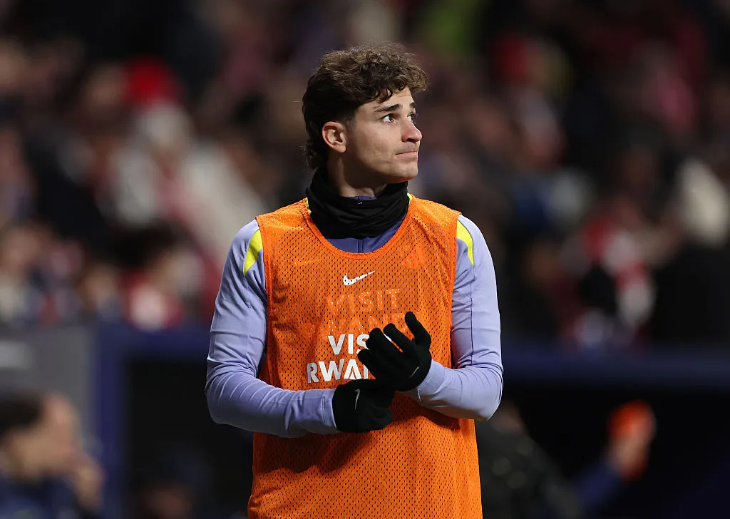 Julián Álvarez fue suplente y no ingresó ante Betis. (Getty)