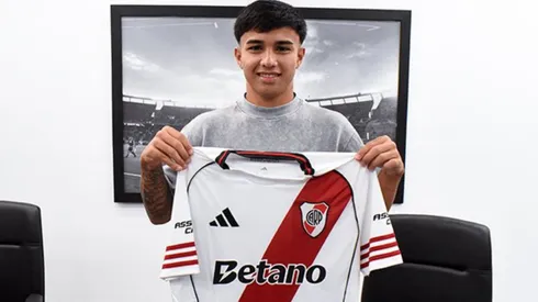 Felipe Esquivel, juvenil de River que extendió su contrato.
