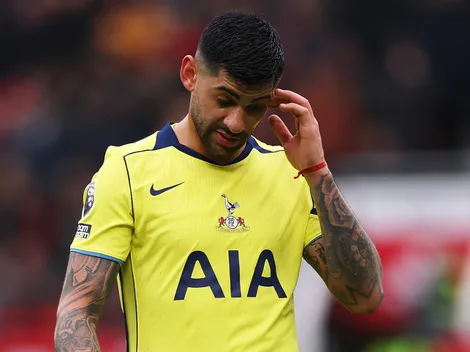 Ni protestó: Cuti Romero se fue expulsado por un planchazo a Casemiro en Tottenham vs. Manchester United