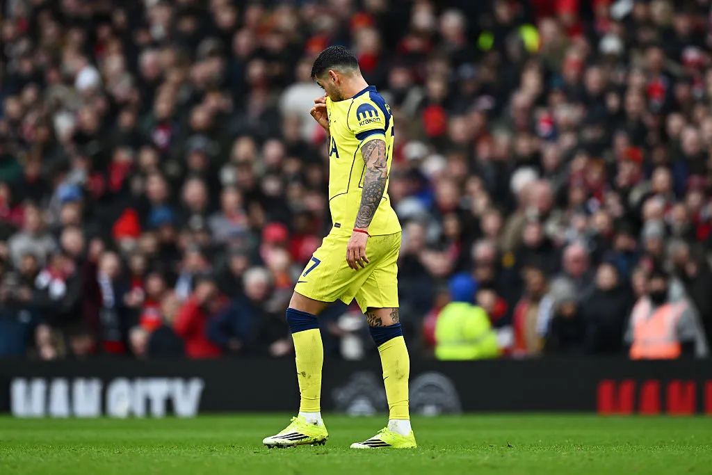 Cuti Romero podría sufrir consecuencias en Tottenham más allá de los partidos que estará suspendido. (Getty)