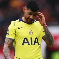 Leyenda del Manchester United y Tottenham contra Cuti Romero: ''Se cree bueno''