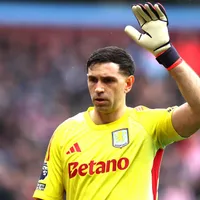 En Inglaterra describen que Aston Villa debe ''agradecerle'' al Dibu Martínez