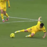 El blooper del Diablito Echeverri ante el Sevilla de Almeyda