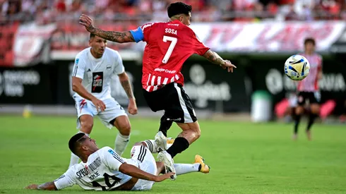 Estudiantes ante Riestra.
