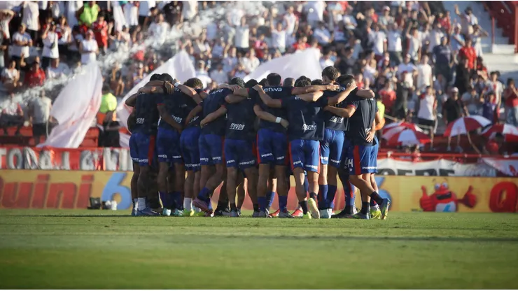 La Ciudad le impuso una fuerte sanción a los hinchas de Huracán que agredieron al plantel de San Lorenzo