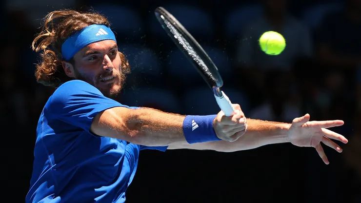Stefanos Tsitsipas en acción.