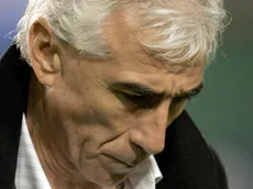 El Chino Benítez destozó a Riquelme tras la charla con el plantel