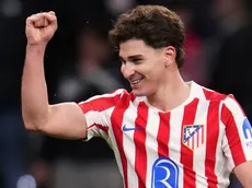 Atlético de Madrid aplastó a Barcelona y puso un pie en la final