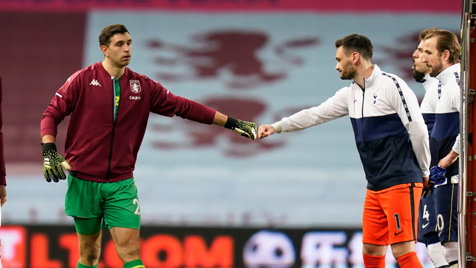 Emiliano Martínez y Hugo Lloris. (Getty Images)