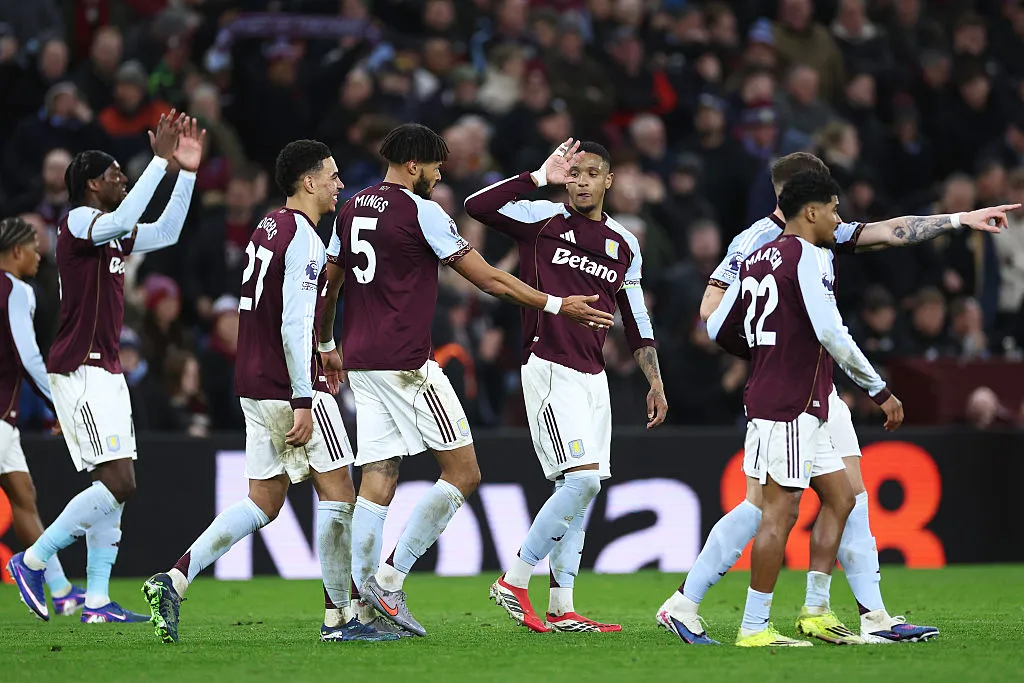 Aston Villa superó los límites permitidos por UEFA en cuanto a los gastos del plantel. (Getty)