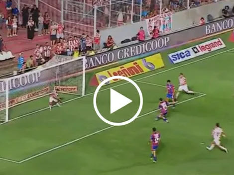 Nicolás Tripichio falló una insólita situación de gol para San Lorenzo