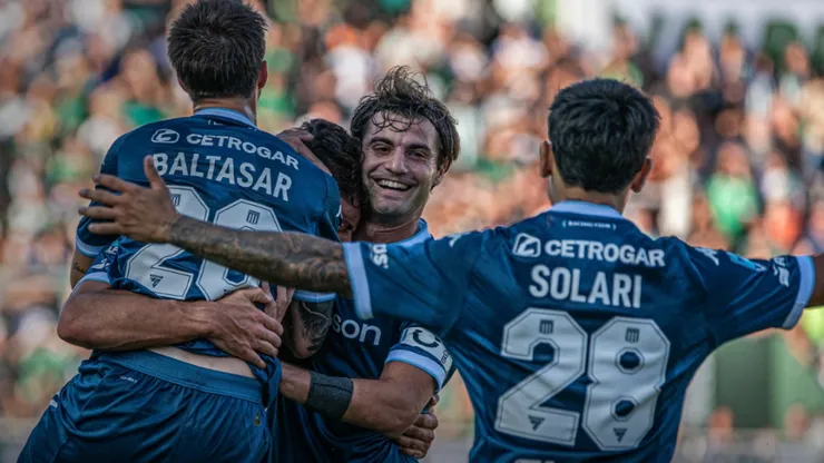 Los jugadores de Racing ante Banfield por el Torneo Apertura 2026.